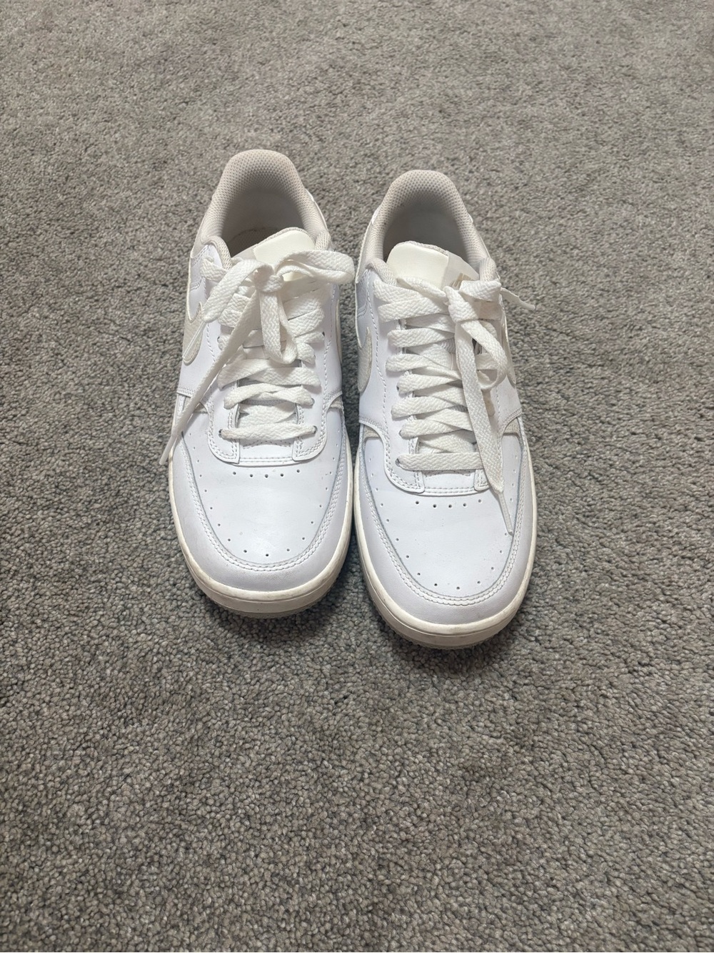 Nike Kids White Low-Top Sneakers - Clean Classic Style